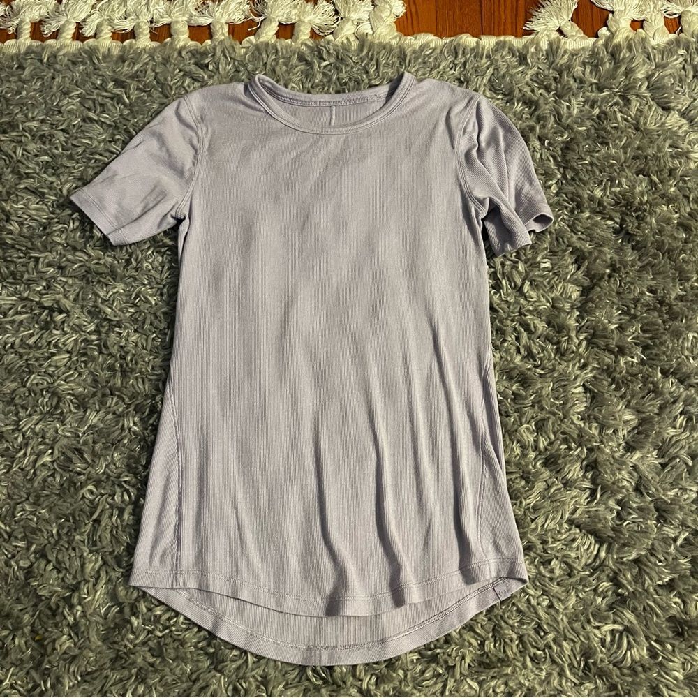 Lululemon hold tight tee shirt lilac ester size 6